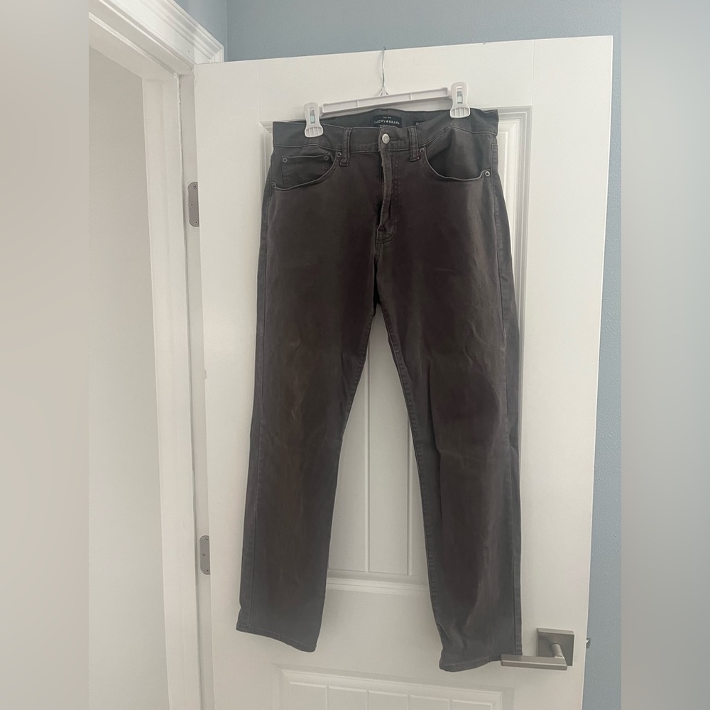 Lucky Brand istressed gray men’s jeans